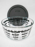❤️ New 2014 PYREX 4 Cup BLACK BATS 1-Qt Storage BOWL Spooky Halloween