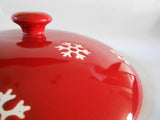 ❄️ SNOWFLAKE RED WHITE Stoneware COVERED CASSEROLE 10x5 Winter Holiday Bake
